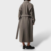 Manteau long en laine oversize élégant