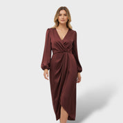 Robe formelle croisée à manches longues