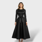 Robe midi élégante avec ceinture
