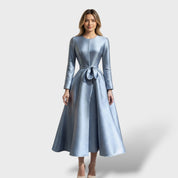 Robe midi élégante avec ceinture